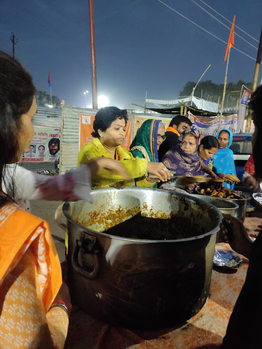Community Feast by Astha Sanstha Prayagraj at Magh Mela