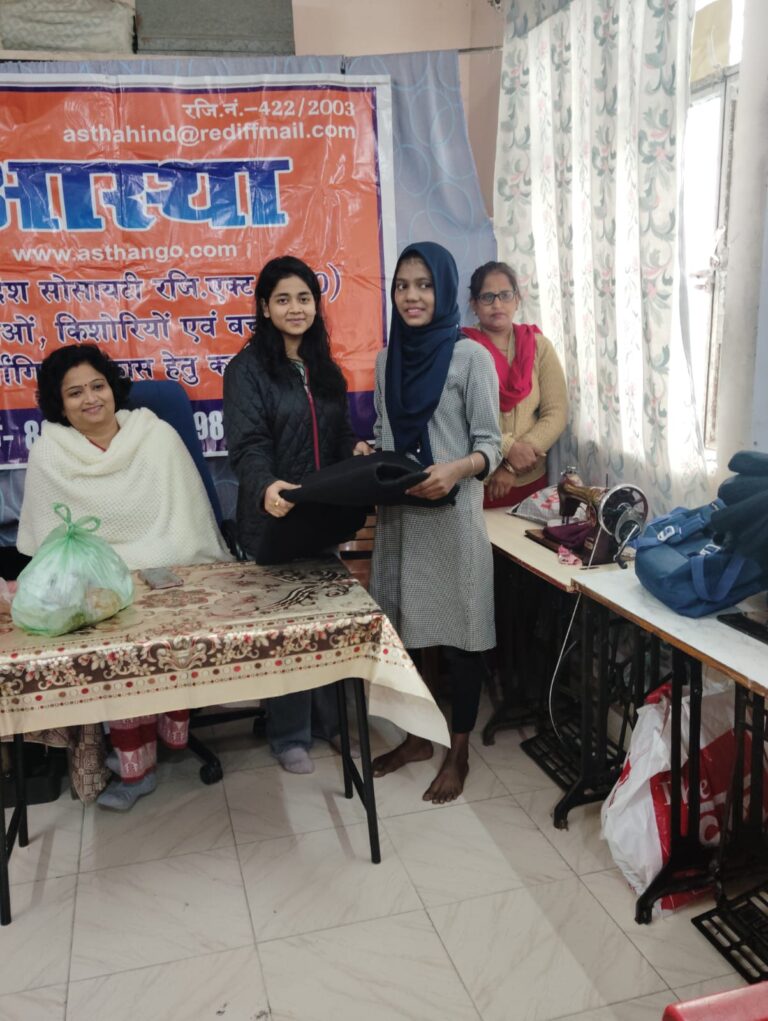 Blanket Distribution by Astha NGO, Prayagraj